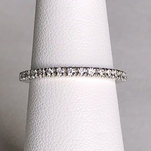 Elegant Silver Women's Ring. 14K white gold.